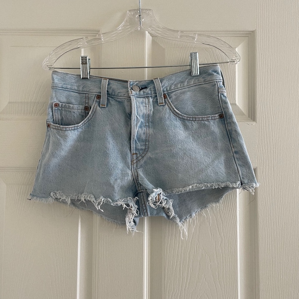 Levi’s Jean shorts W26
